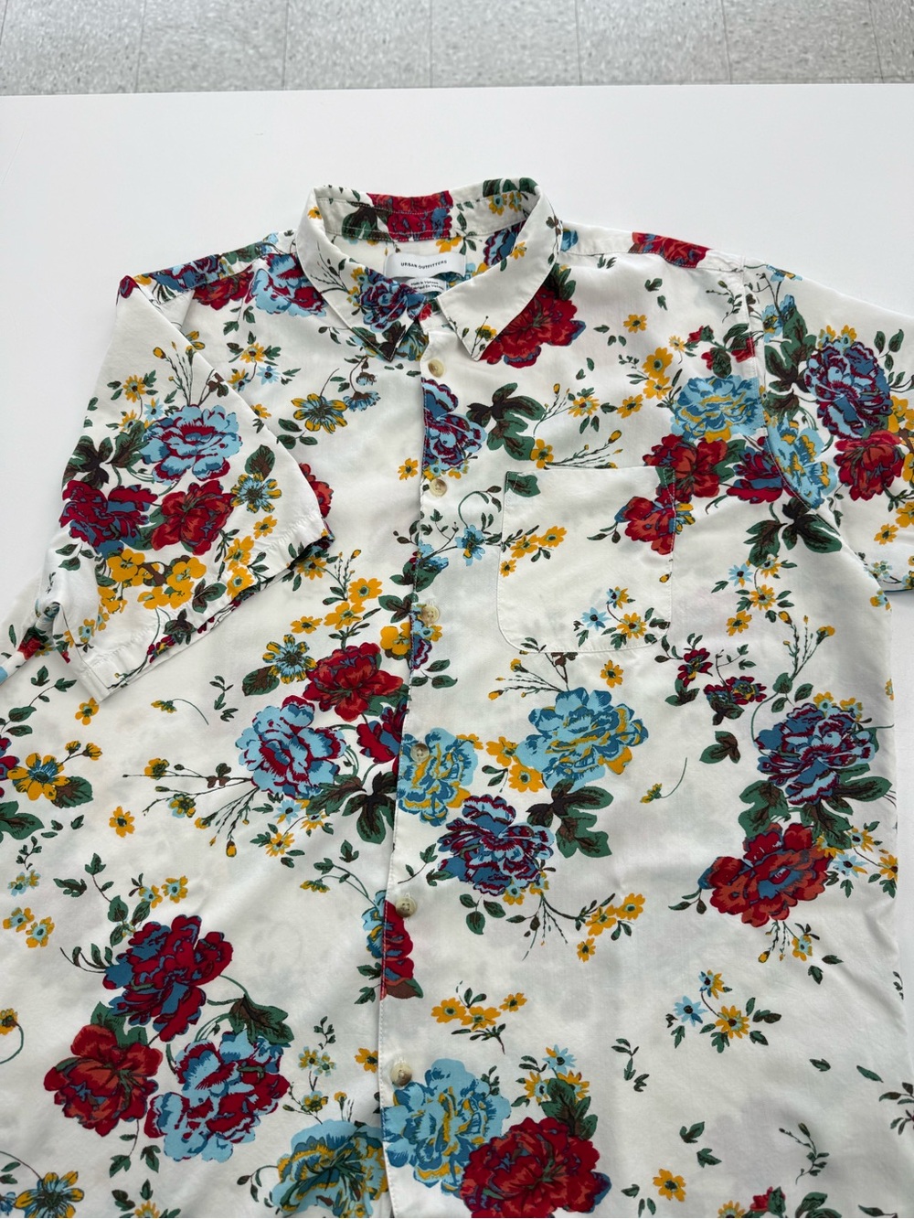 Urban outfitters Men's Floral Button-Up Shirt - White with Red & Blue Flowers